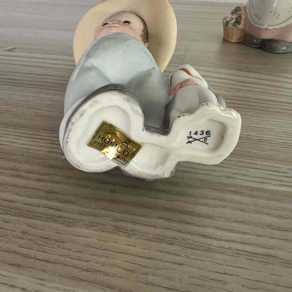 Two Adorable Porcelain Kid Figurines - Picture 7 of 7